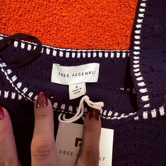 Chic Black Crochet Camisole - Picture 2 of 5